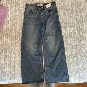 Hollister low rise baggy jeans